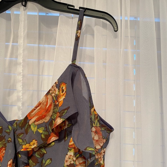 BY & BY Blue Floral dress. High low hemline Gorgeous Floral size 7 - Picture 5 of 13